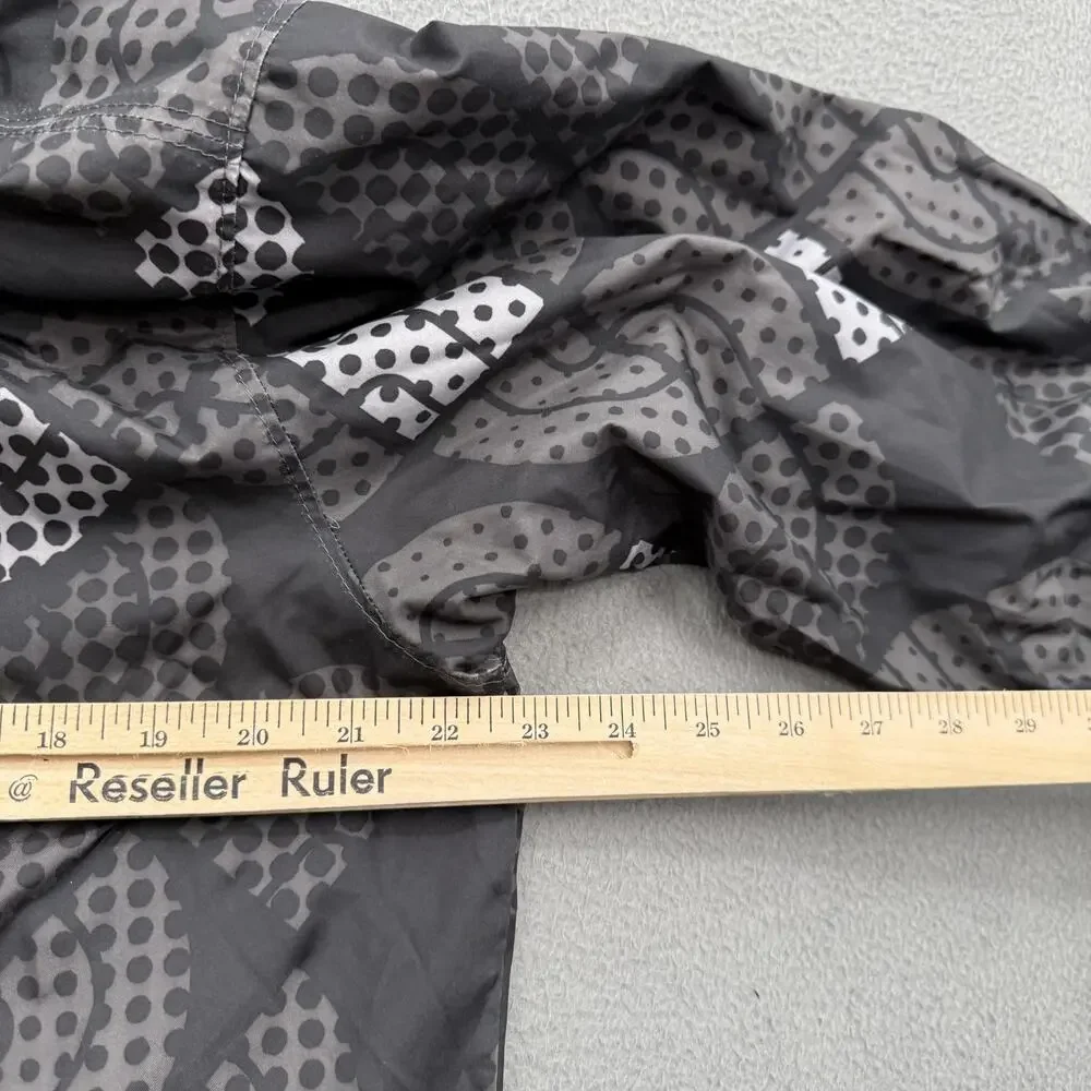 The North Face Jacket Mens Medium Gray Hooded‎ Full Zip Lined Geometric Pattern